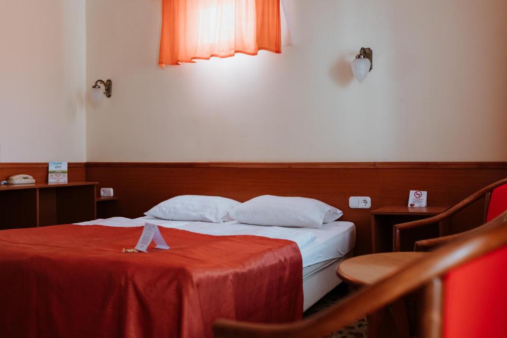 
Family Room with Balcony
