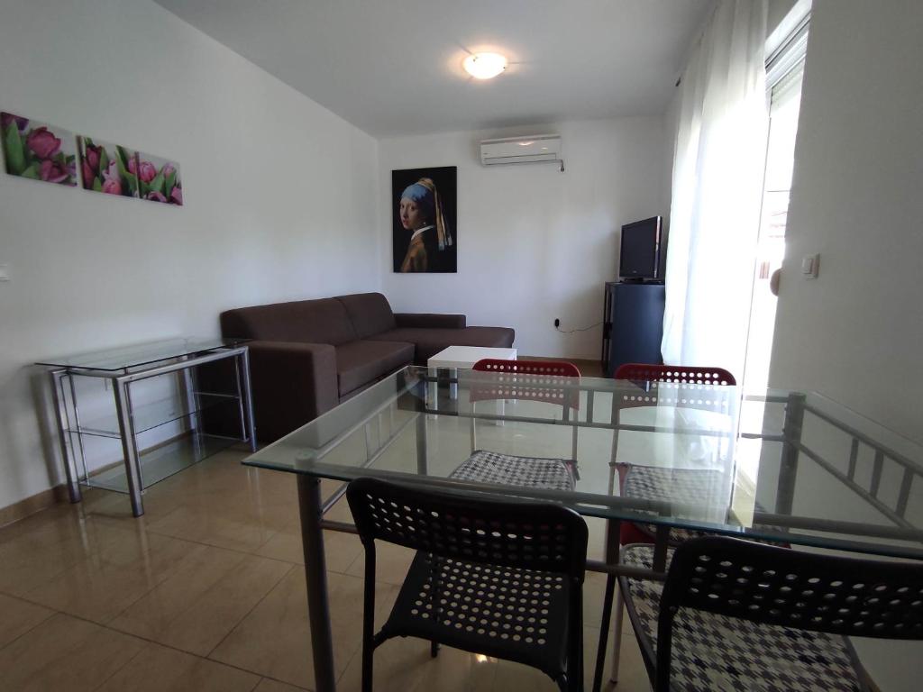 Posedenie v ubytovaní Apartman Kamenjak