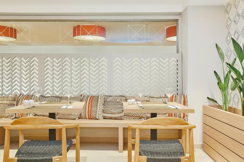 Posedenie v ubytovaní Universal Aparthotel Don Camilo