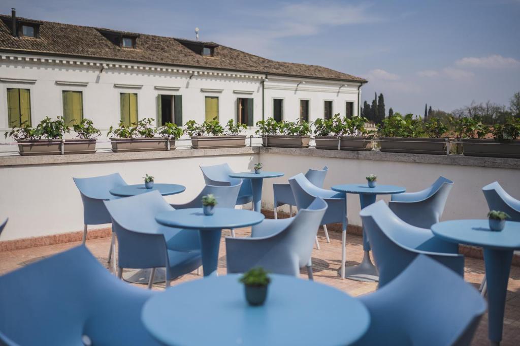 A restaurant or other place to eat at Le Camere di Palazzo Bortolan