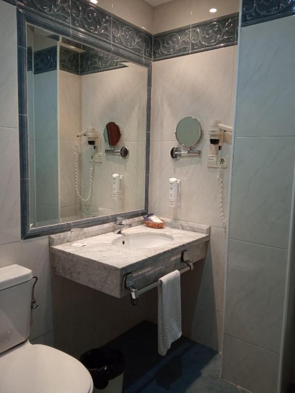Koupelna v ubytování ARVA Spa París