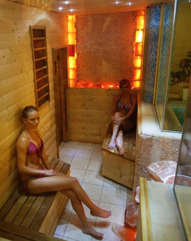 Hotel Korona Wellness, Rendezvény és Borszálloda - Resim 28