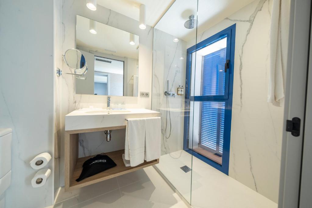 Koupelna v ubytování Hotel Voramar
