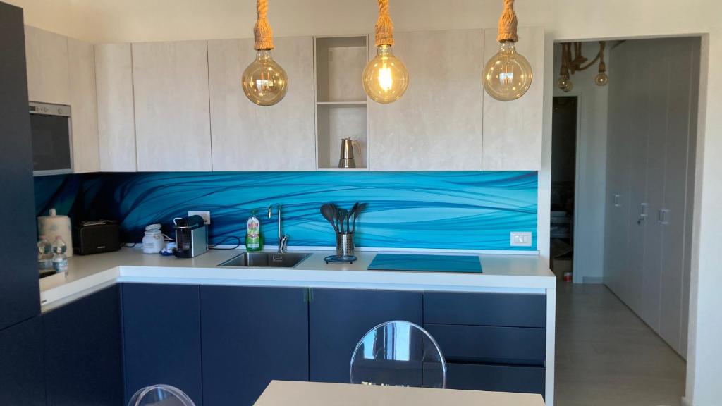 Ett kök eller pentry på Aqualife2 luxury Apartment