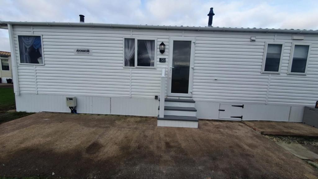 Flosh Caravan, Manor House Park