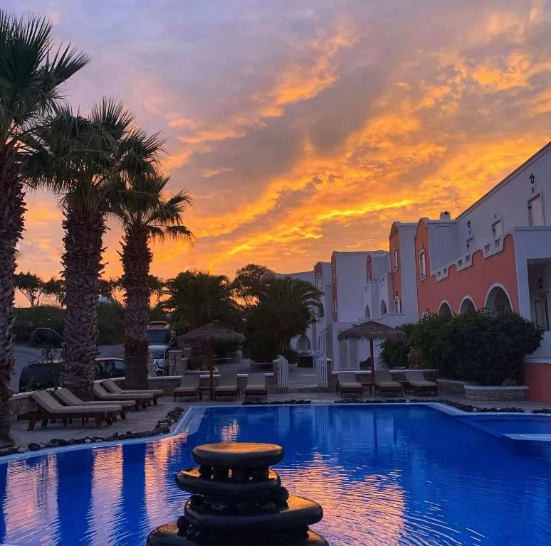 Villa Manos Hotel in Santorini
