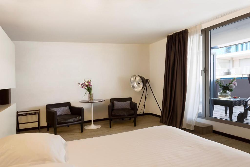 Royal Antibes - Luxury Hotel, Résidence, Beach & Spa - Deluxe Double Room With Terrace Street View