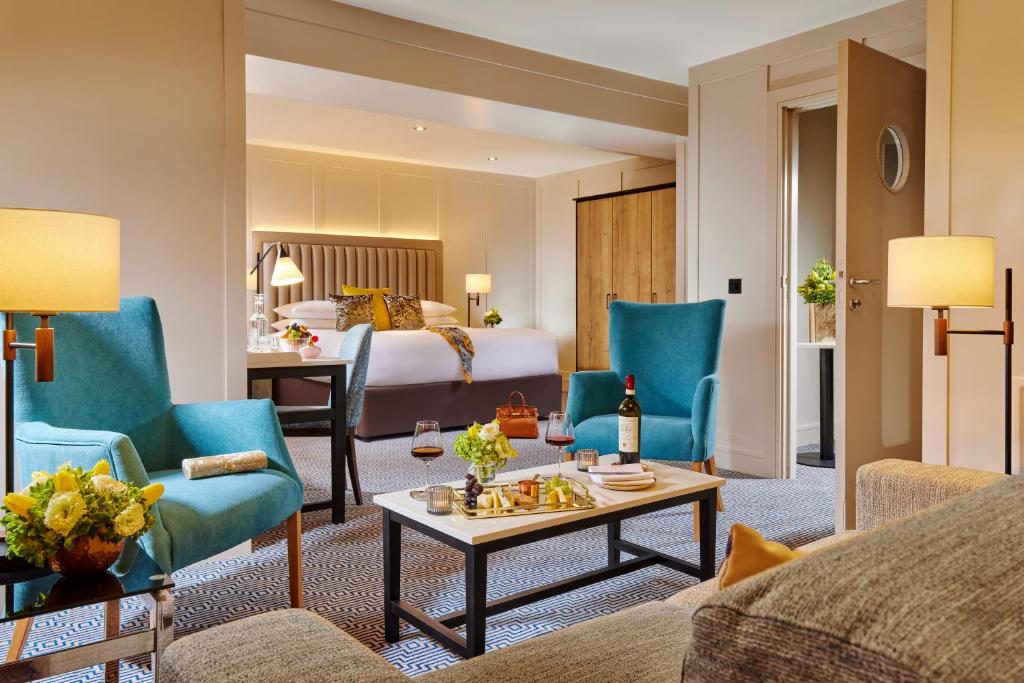 Posezení v ubytování Westport Coast Hotel