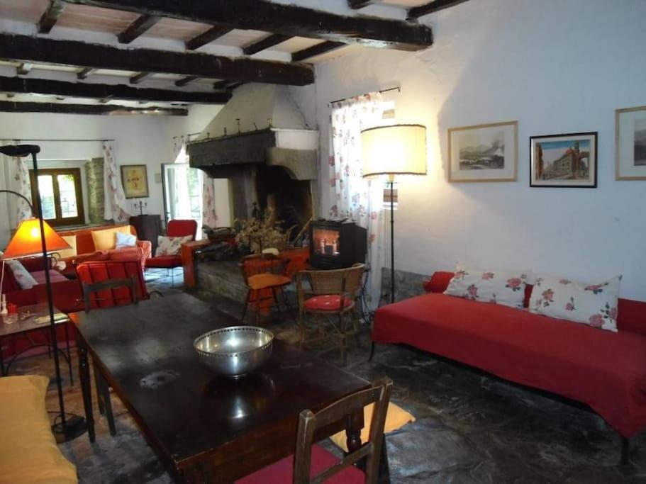 Posedenie v ubytovaní Antica casa colonica in pietra in Toscana