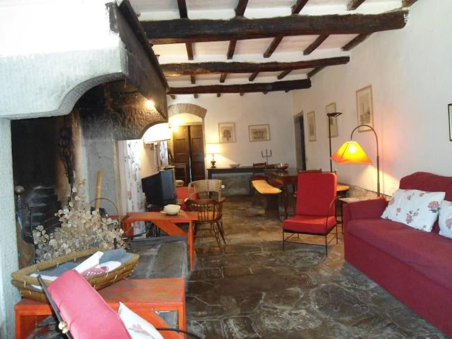 Posedenie v ubytovaní Antica casa colonica in pietra in Toscana