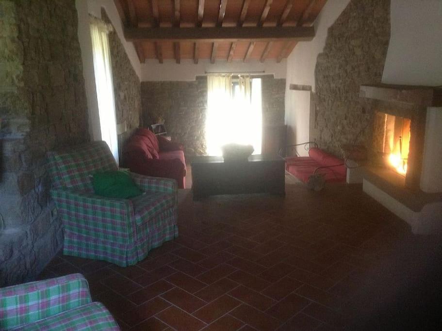 Posedenie v ubytovaní Antica casa colonica in pietra in Toscana