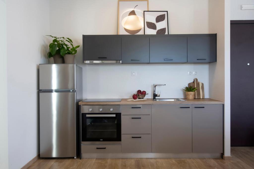 Thisean Modern Suites By Athens Stay - Resim 17