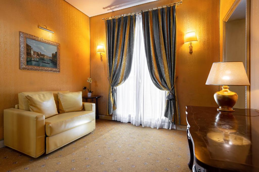 Posezení v ubytování Hotel Santa Marina