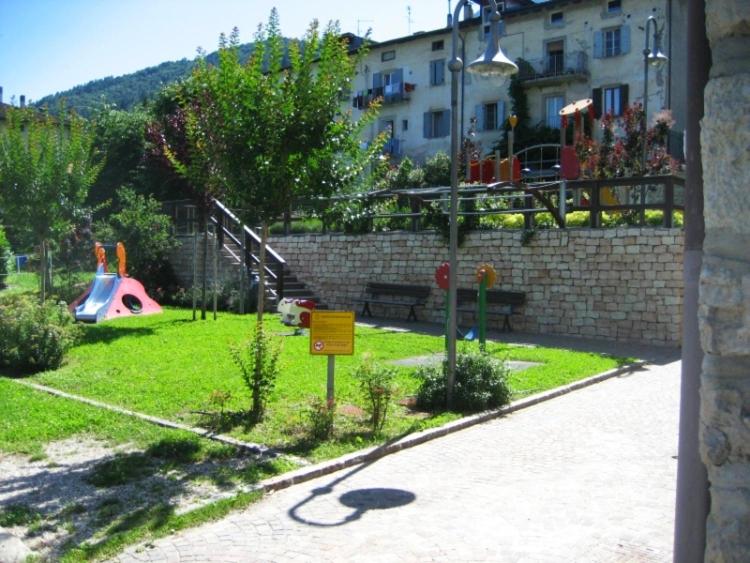 Plac zabaw dla dzieci w obiekcie la farfalla di Susà