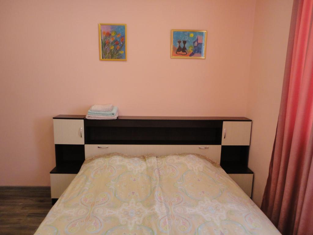 Postel nebo postele na pokoji v ubytování Like Home Guesthouse & Tours
