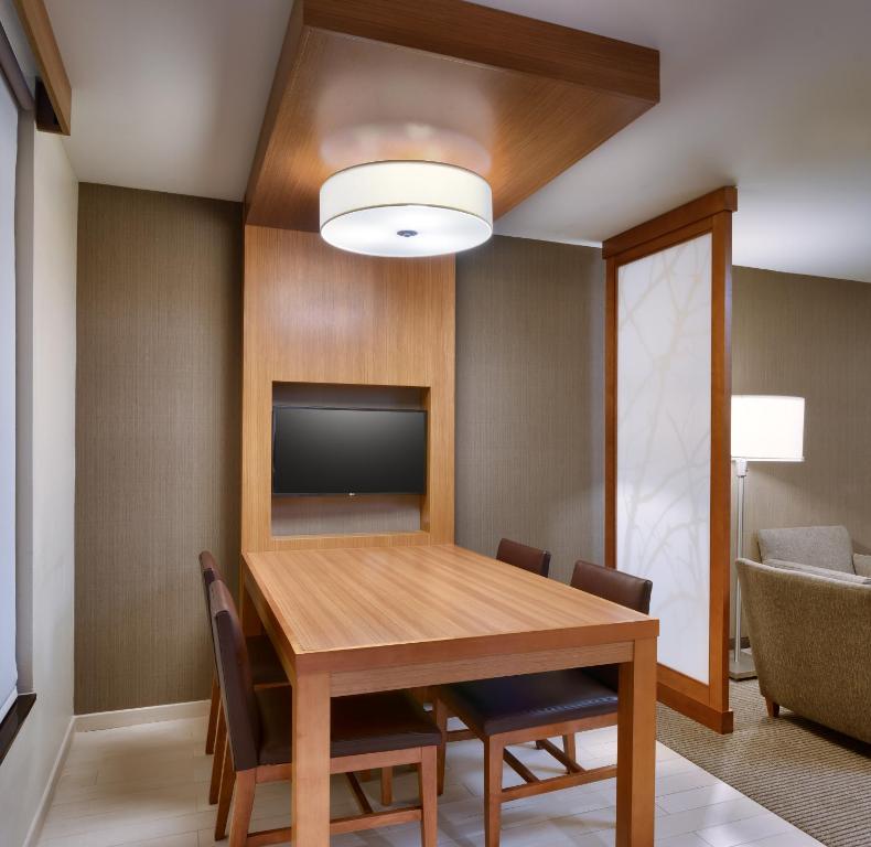 Hyatt Place Boise/Downtown - King Suite