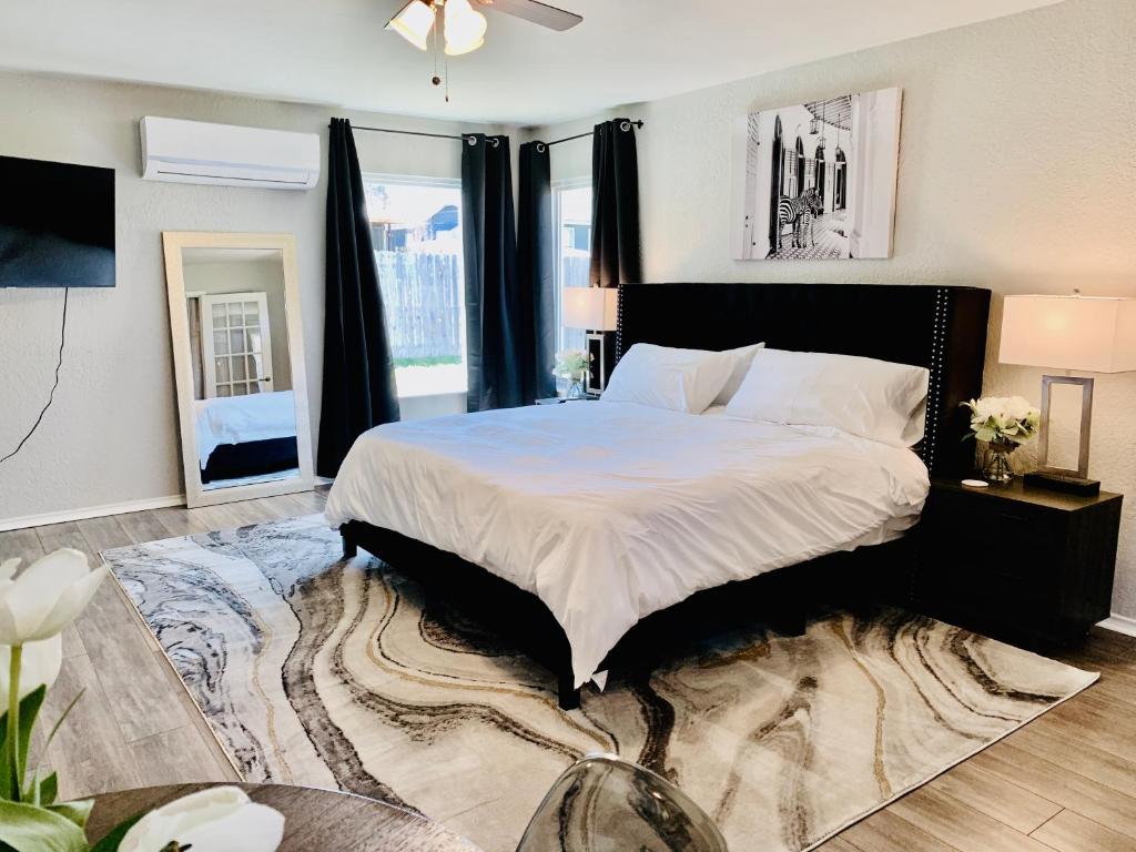 Casita at Maywood - Modern Spaces - Housity