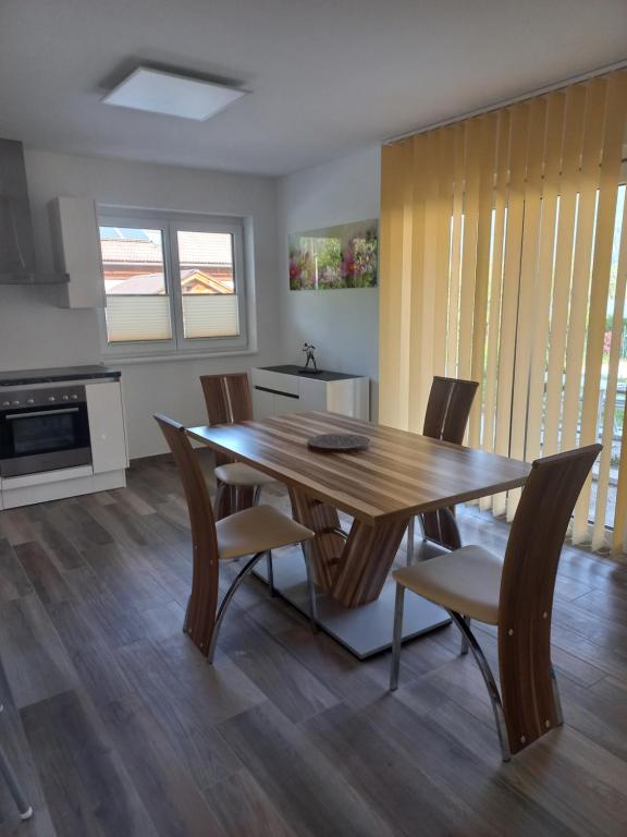 Kuchyň nebo kuchyňský kout v ubytování Ferienhaus Natura 2000