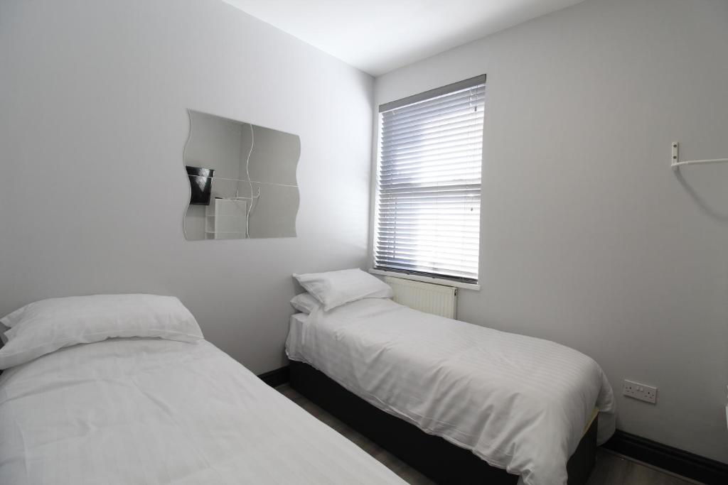 Anfield house - Standard Double Room With Shared Bathroom