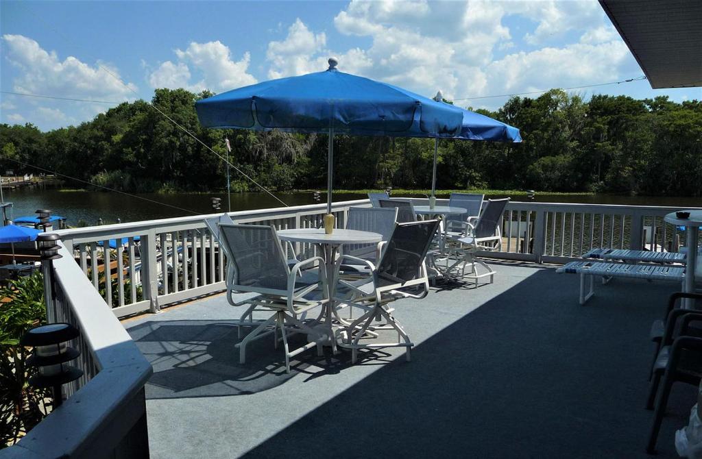 Hontoon Landing Resort & Marina photo