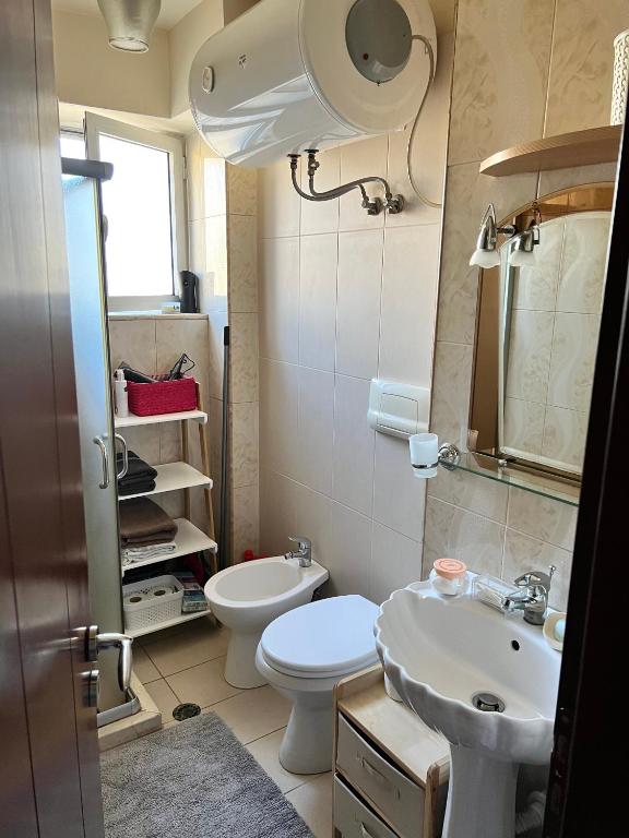 Midcentury modern 1 bedroom apartment in Tirana - Image 7