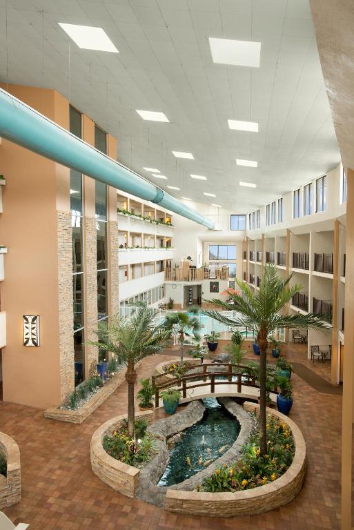 Bazén v ubytování Quality Inn Oceanfront nebo v jeho okolí