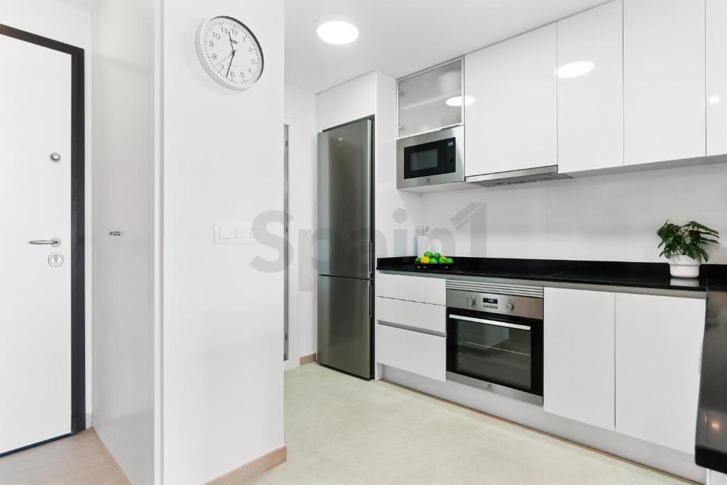 Exclusive apartment in Flamenca Village with gym, sauna, 3 ...