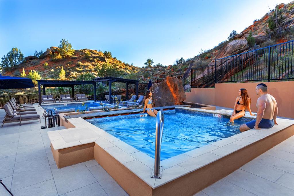 Bazén v ubytování LaFave Luxury Rentals at Zion nebo v jeho okolí
