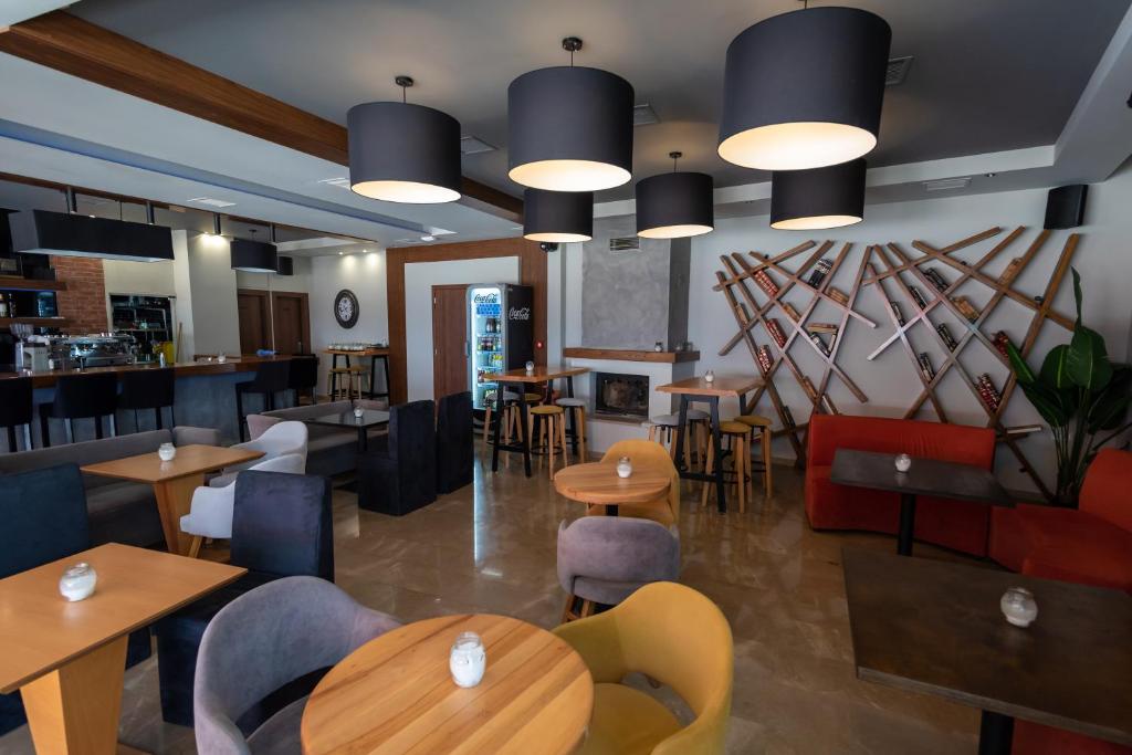 Restaurace v ubytování Onar hotel