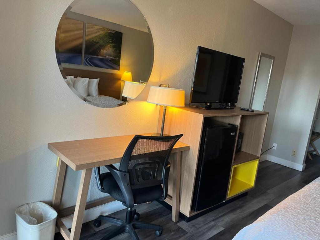 Days Inn & Suites by Wyndham Dayton North - 标准双人间 - 带两张双人床 - 禁烟