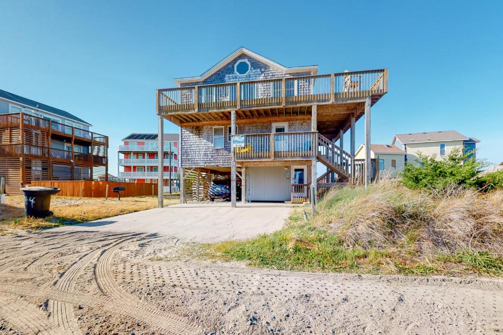 Gallery image of Charmed Life RO22 in Rodanthe