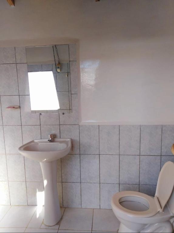 Wara Uta Lodge - Habitación Gemela Con Baño Compartido