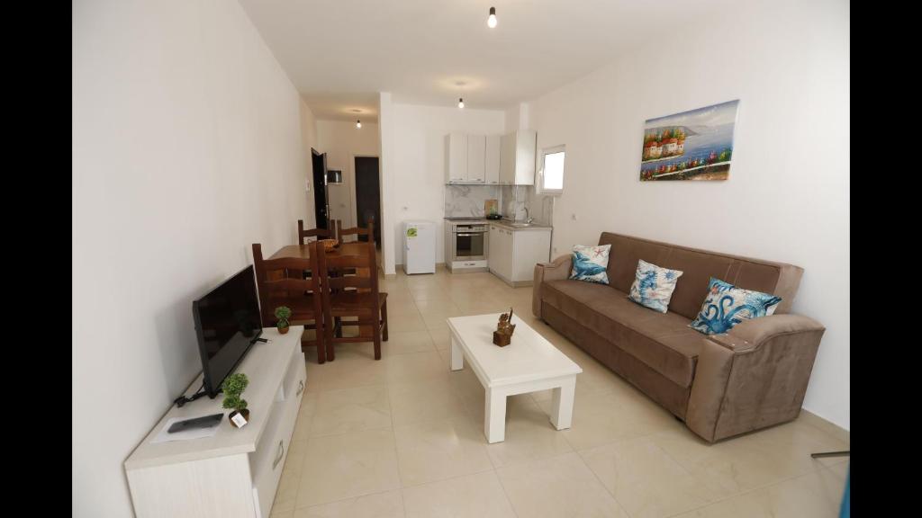 A lovely one bedroom apartment located in one of the best areas of Saranda - Image 5