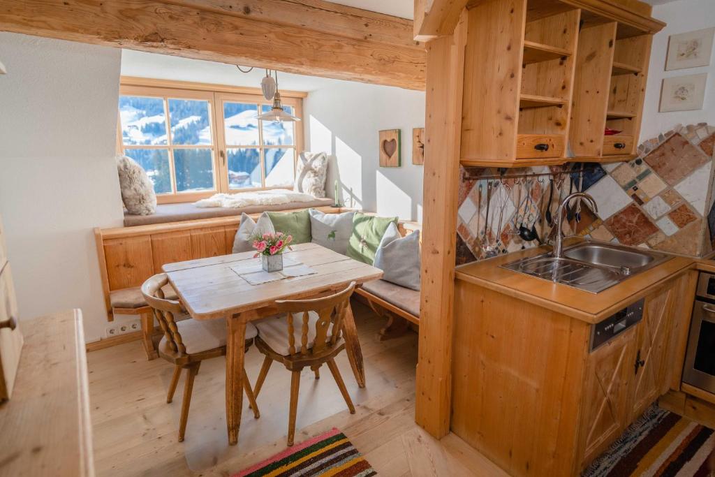 Kuchyň nebo kuchyňský kout v ubytování Gästehaus Leirerhäusl