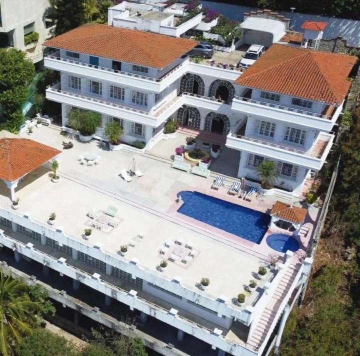 Inconceivable Chateau front row of best sunsets & Bay of Acapulco
