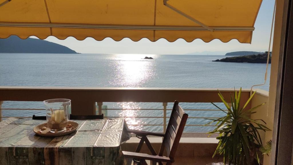 Gallery image of SeastheDayApartment in Néa Péramos