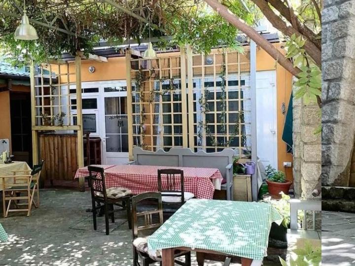 Patio nebo venkovní prostory v ubytování B&B Lakis&Takis