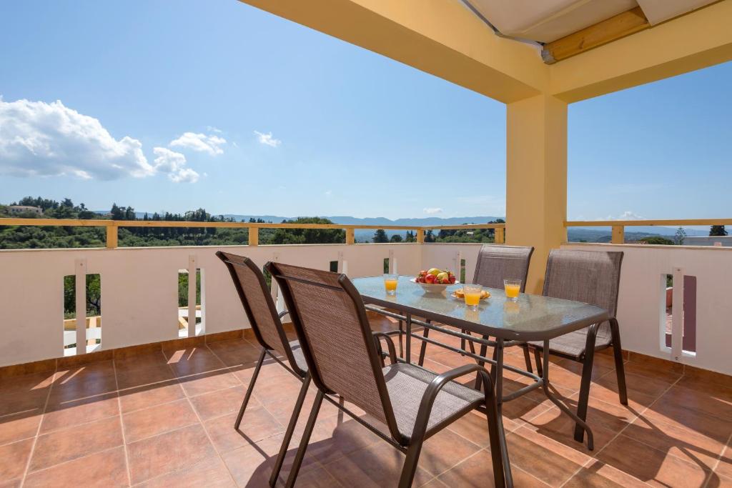 A balcony or terrace at Villa Melody Complex