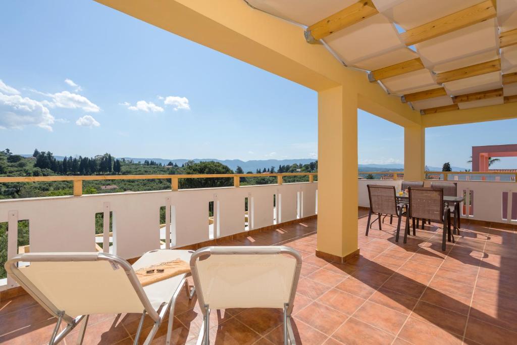 A balcony or terrace at Villa Melody Complex