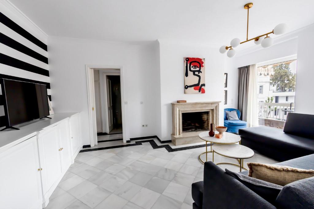 Deco Marble Apt with Acropolis view