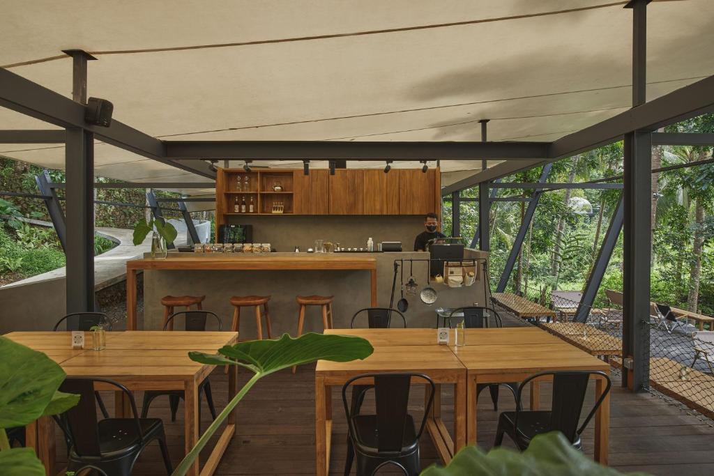 Kuchyň nebo kuchyňský kout v ubytování Lintang Luku Tent Resort Ijen, Banyuwangi