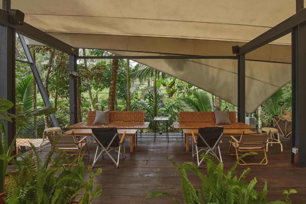 Zahrada ubytování Lintang Luku Tent Resort Ijen, Banyuwangi