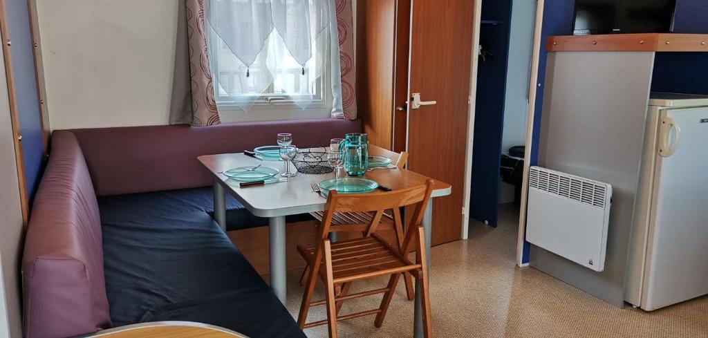 Kuchyň nebo kuchyňský kout v ubytování camping Le Kermadec