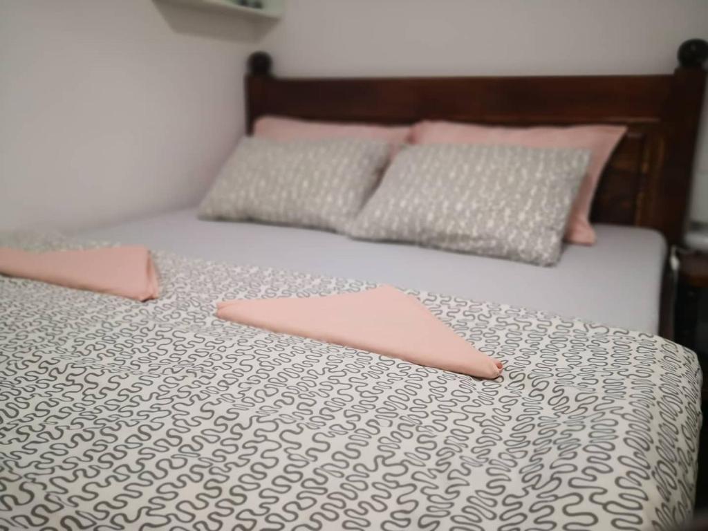 Posteľ alebo postele v izbe v ubytovaní Apartmani Novak - Vir