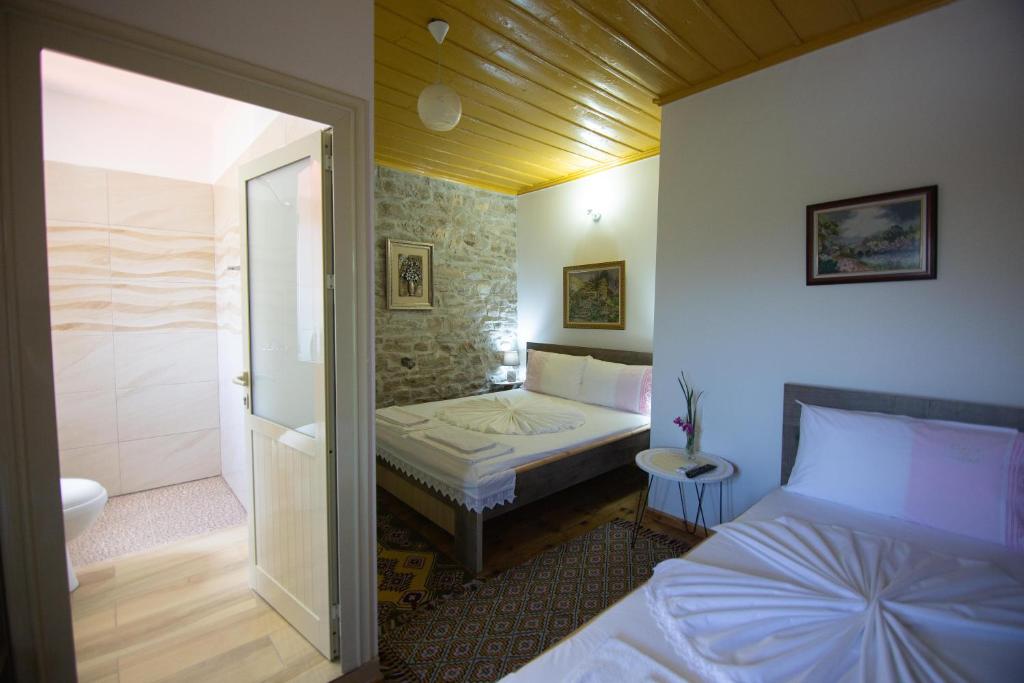 The Mosaic House - Shtepia me Mozaik - Image 2