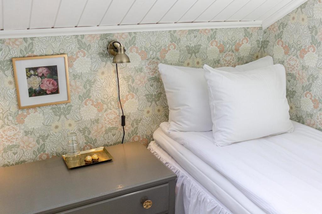 Rosenhill Bed & Breakfast - Kleines Zweibettzimmer Mit Gemeinschaftsbad
