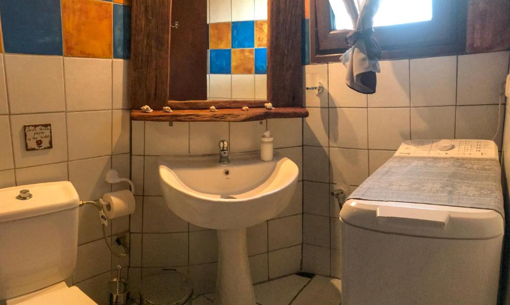 A bathroom at Balcony on the Rocks