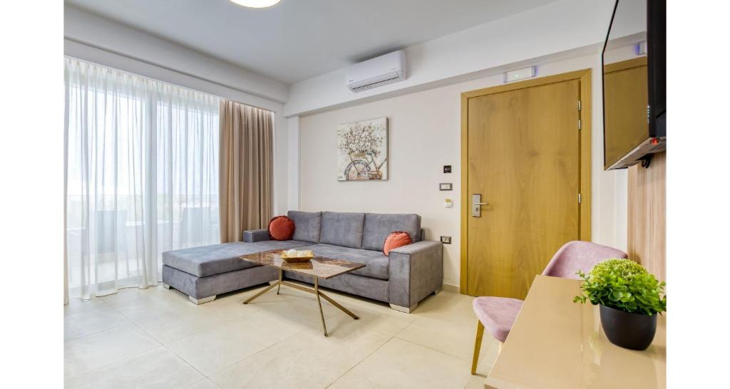 Sapphire Horizon Suites - 11