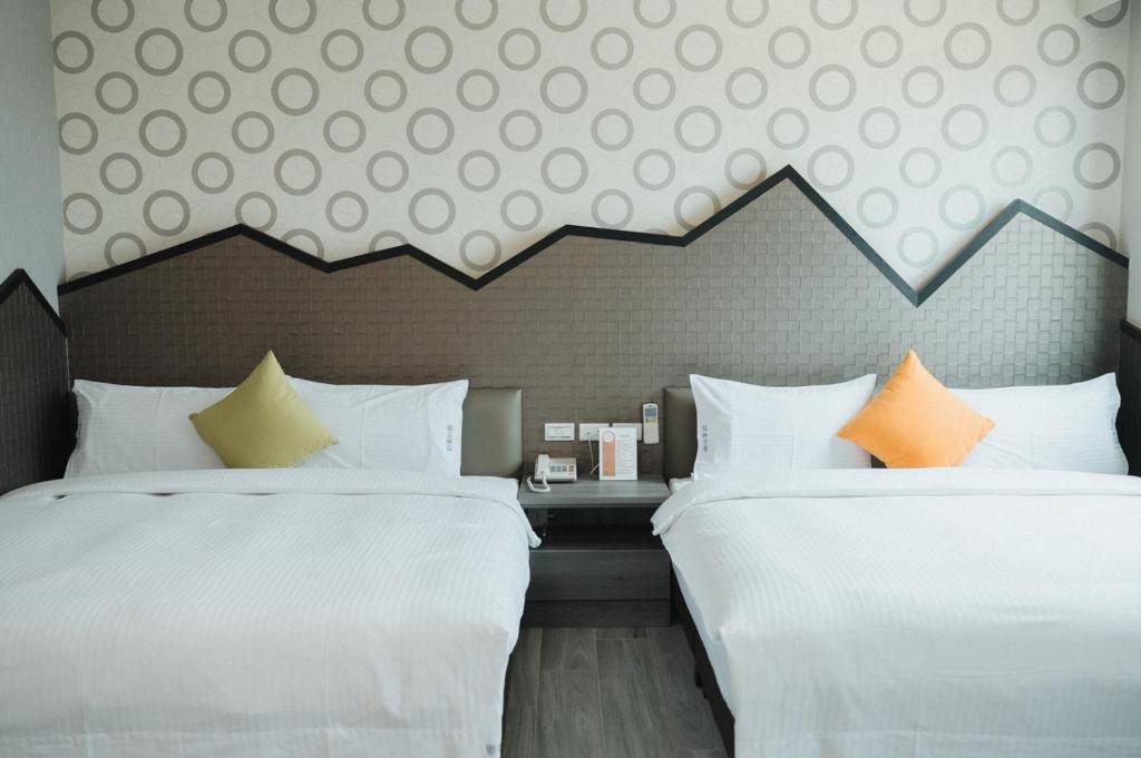 Xien Shi Homestay - Deluxe Queen Room With Two Queen Beds