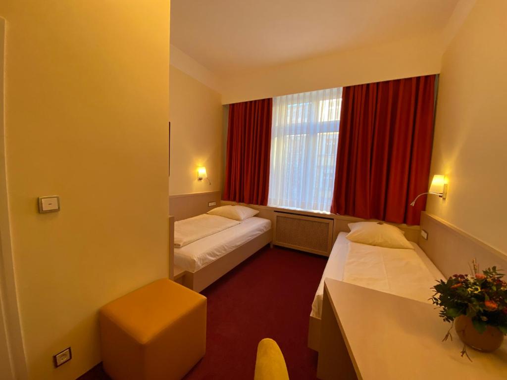Hotel ADRIA München - غرفة توأم